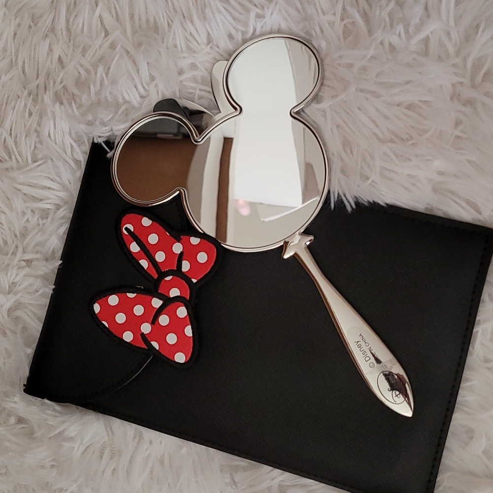 Minnie mouse handheld mirror